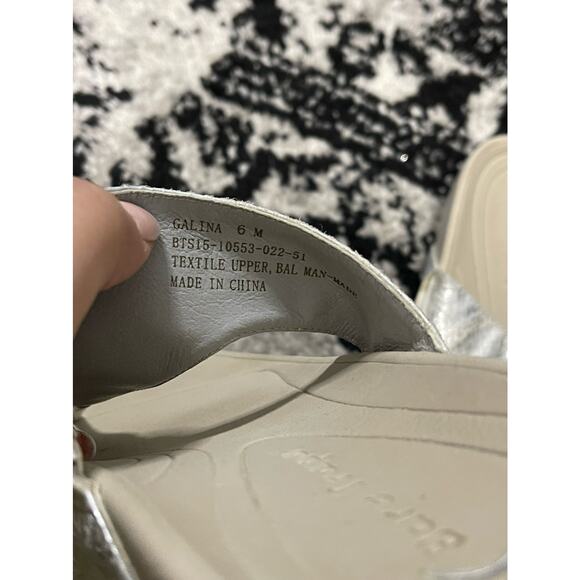 Bare Traps Galina Women's Flip Flops Sz 6 - Picture 3 of 5